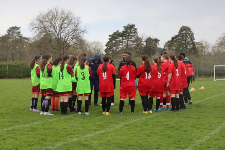 Ouverture dune section sportive féminine de football Pays de